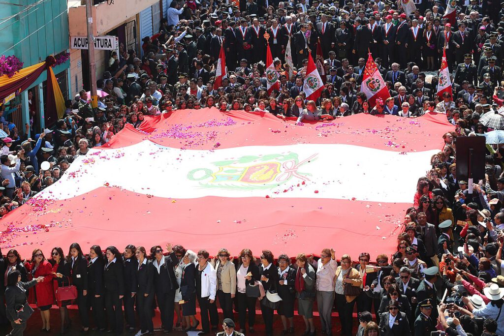 La bandera del Perú, significado e importancia