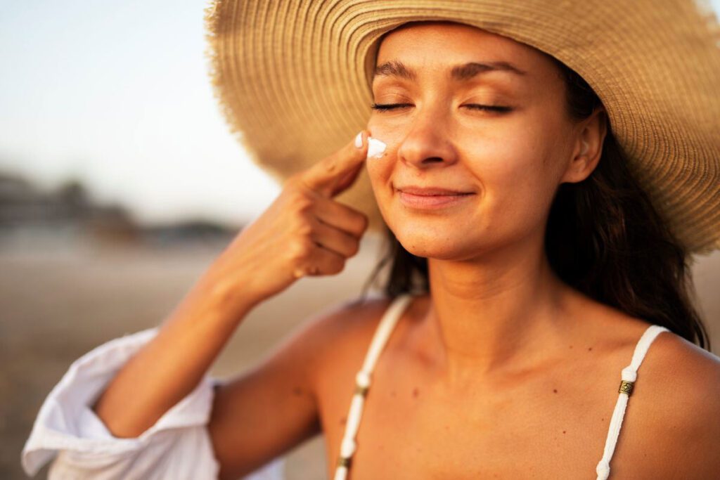 Qué factor SPF debe tener un bloqueador facial en ciudades de altura